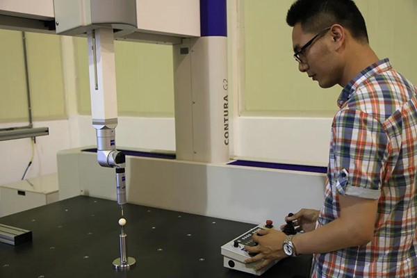 桥式吕梁三坐标测量机